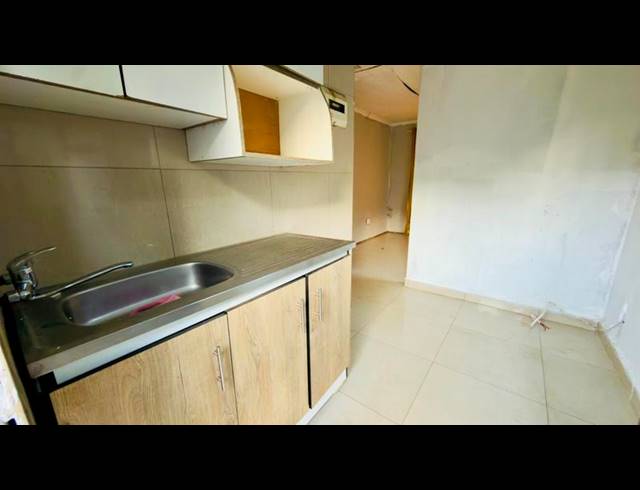 2 BEDROOM HOUSE FOR SALE IN NEWLANDS EAST